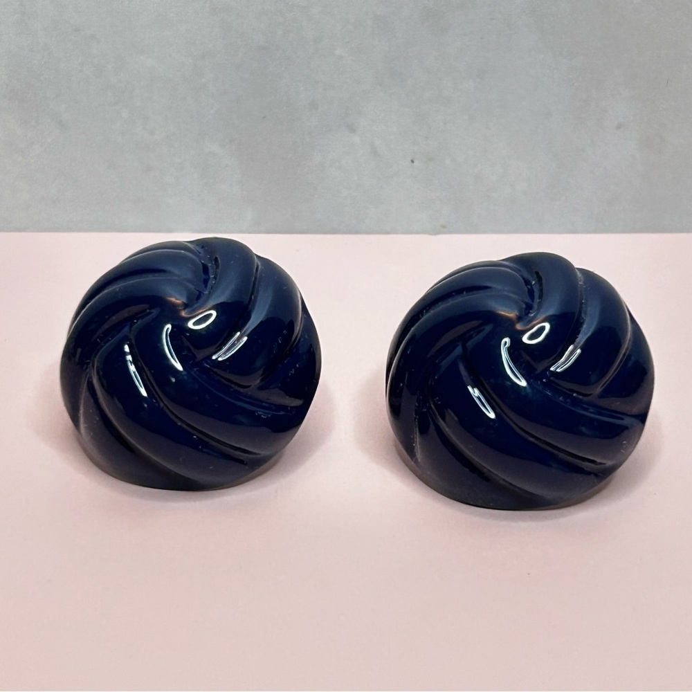 Vintage Navy Swirl Button Earrings - Picture 1 of 2